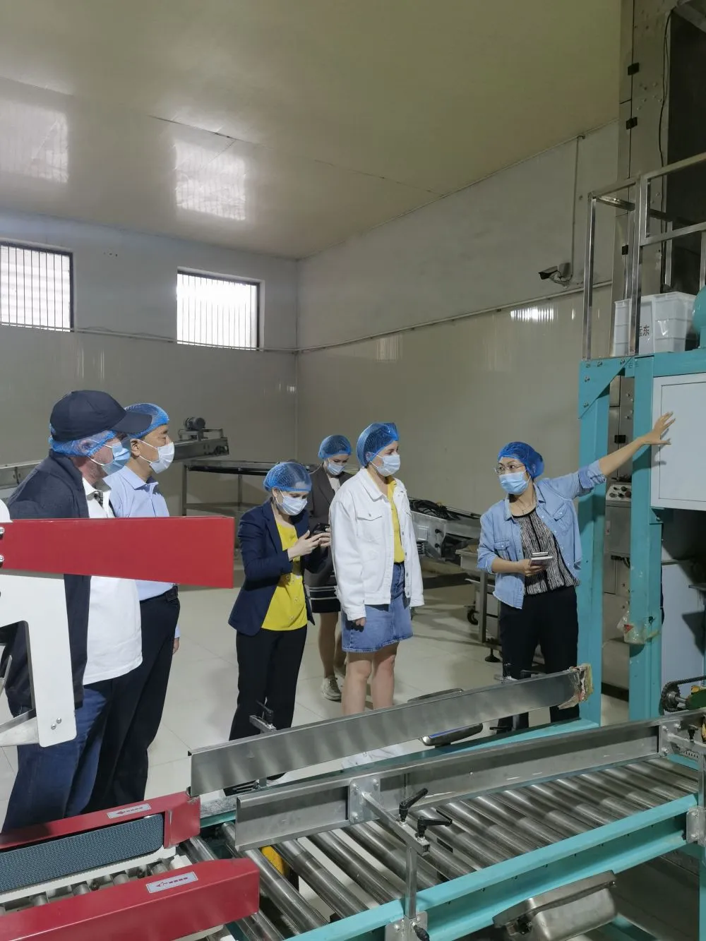 Russian Merchants Visiting The Factory For Negotiation